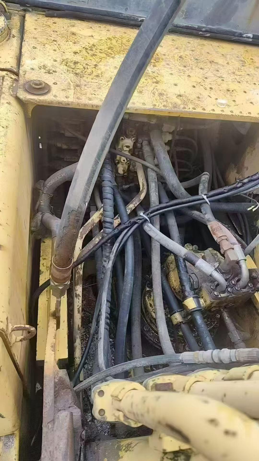 Buy Komatsu PC200-8 Used Excavator / 4