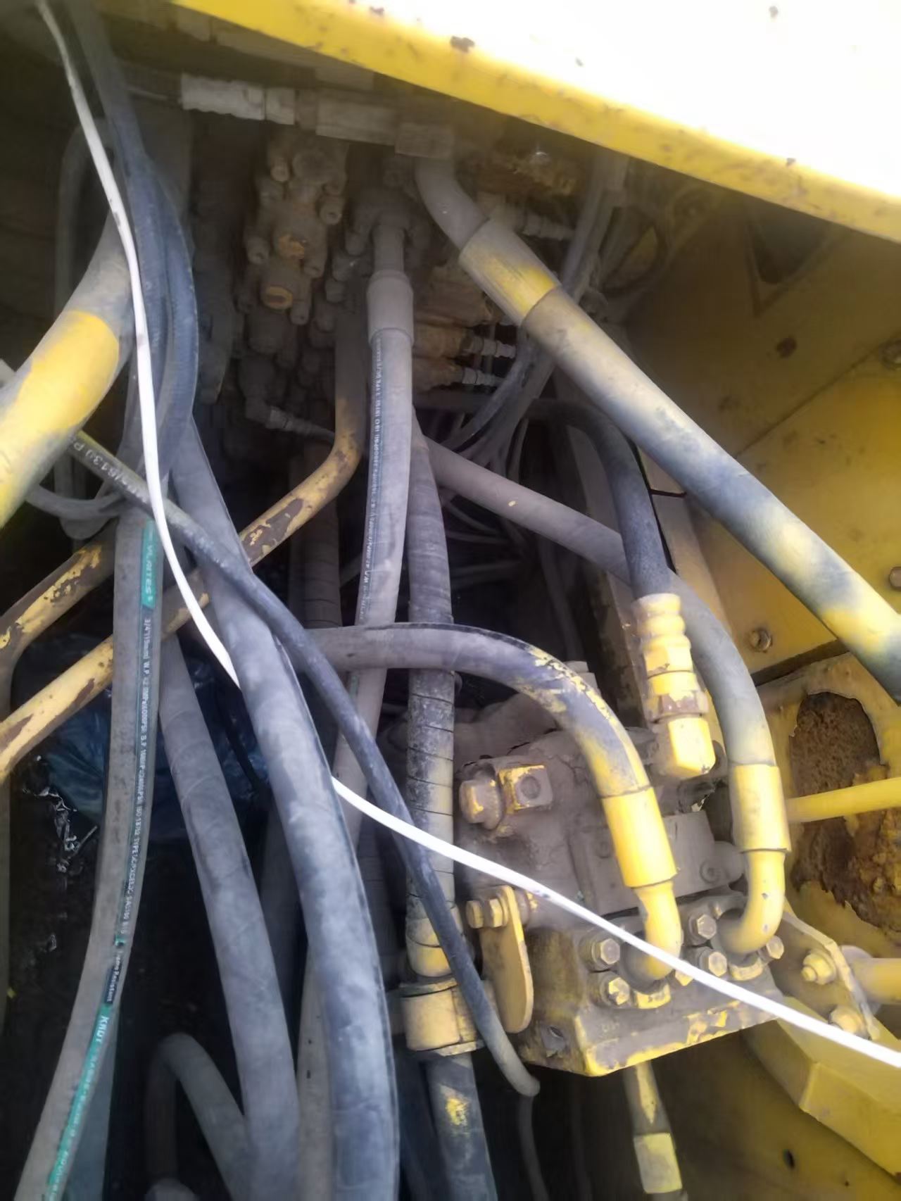 Buy Komatsu PC220-7 Used Excavator / 7 Buy Komatsu PC220-7 Used Excavator / 7