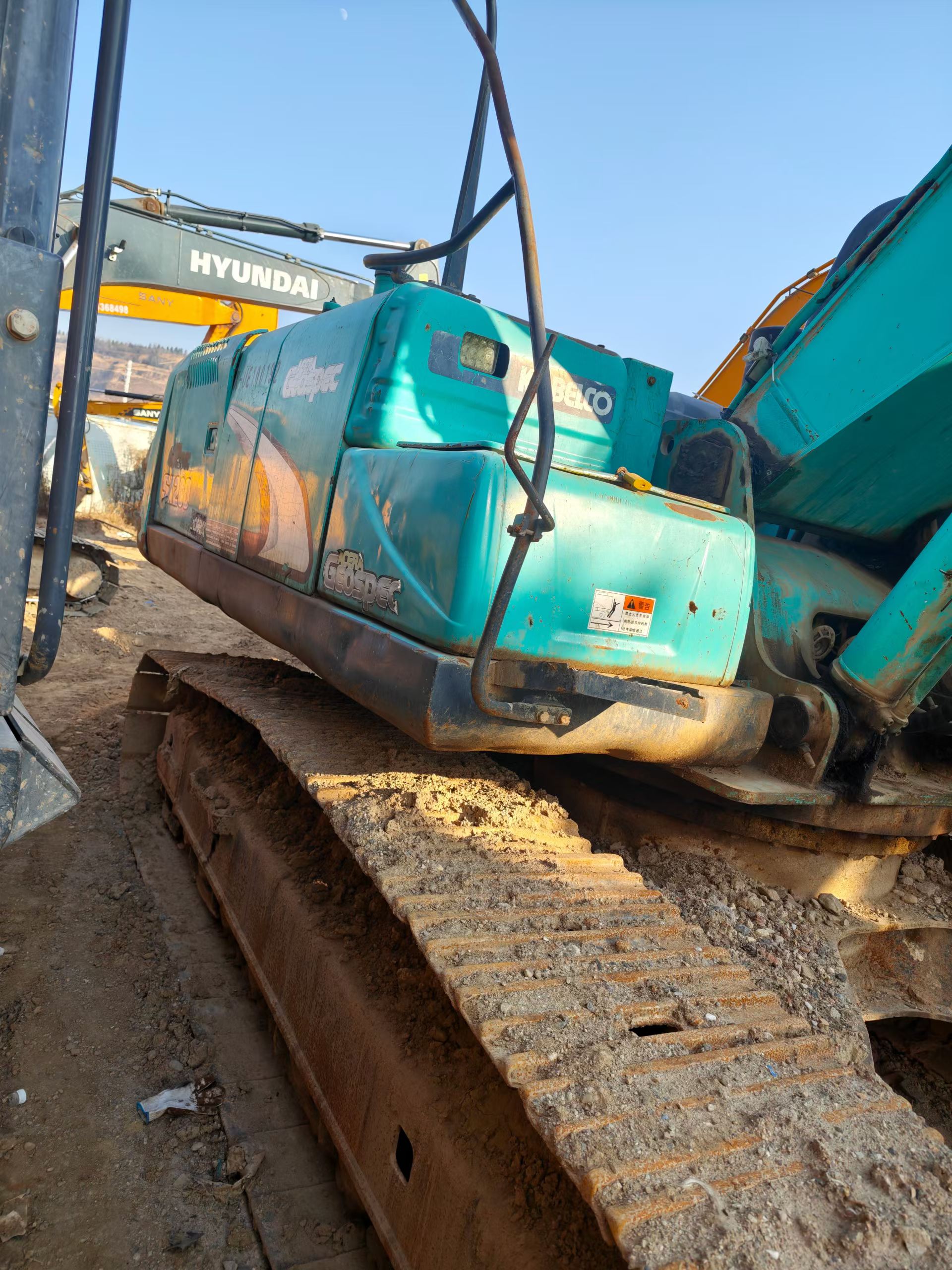 شراء حفارة Kobelco SK250 مستعملة / 2