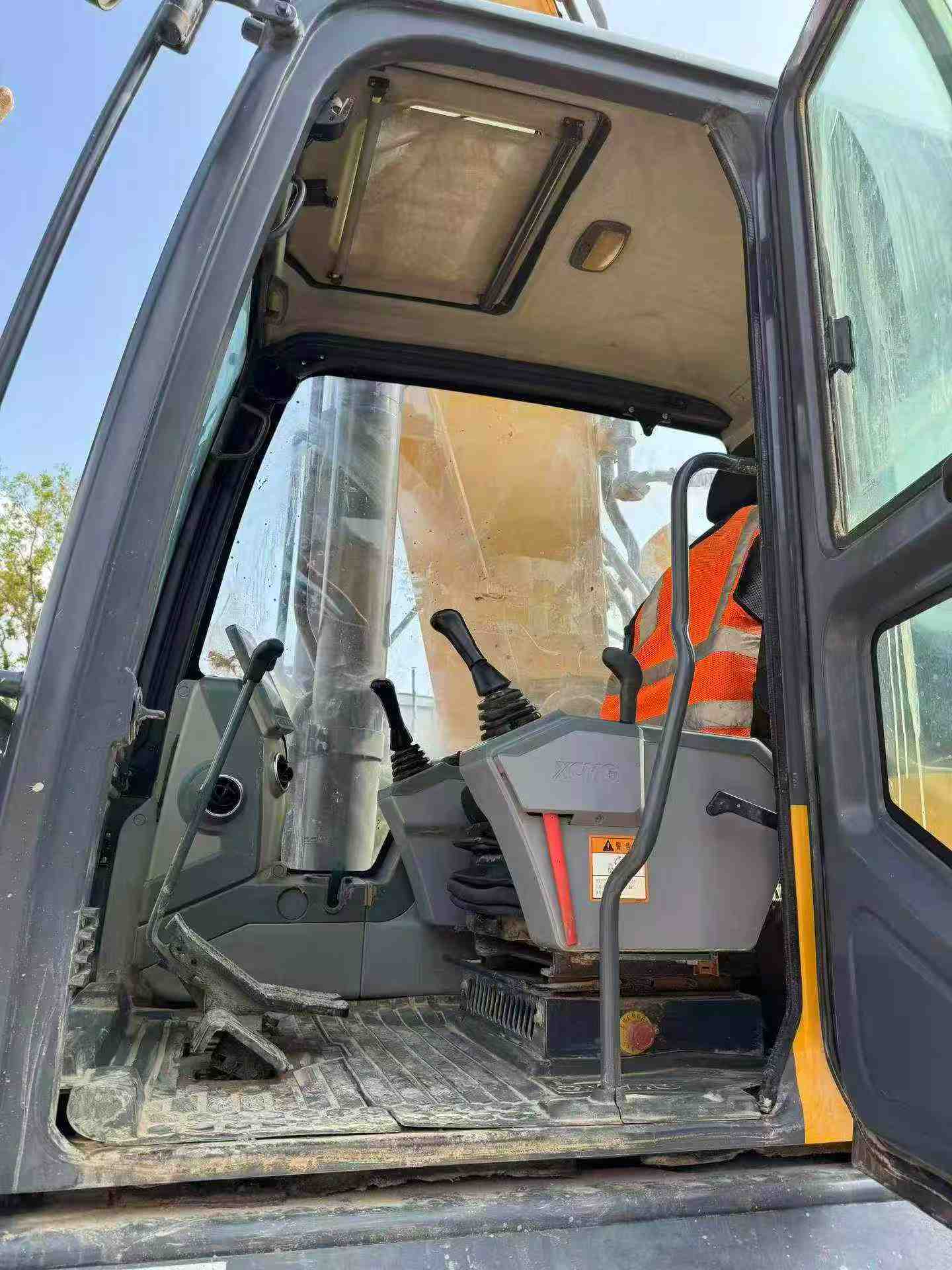 Buy XCMG XE380K Used Excavator / 6