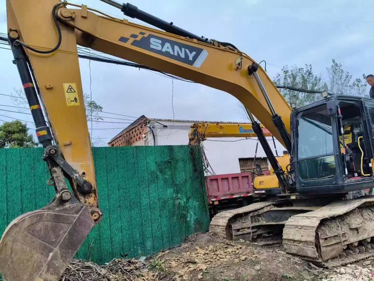 Buy Sany SY205C Used Excavator / 1