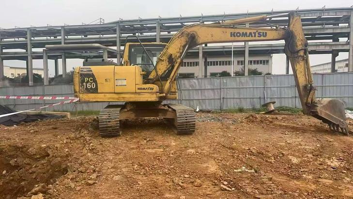 Buy Komatsu PC130-8 Used Excavator / 1