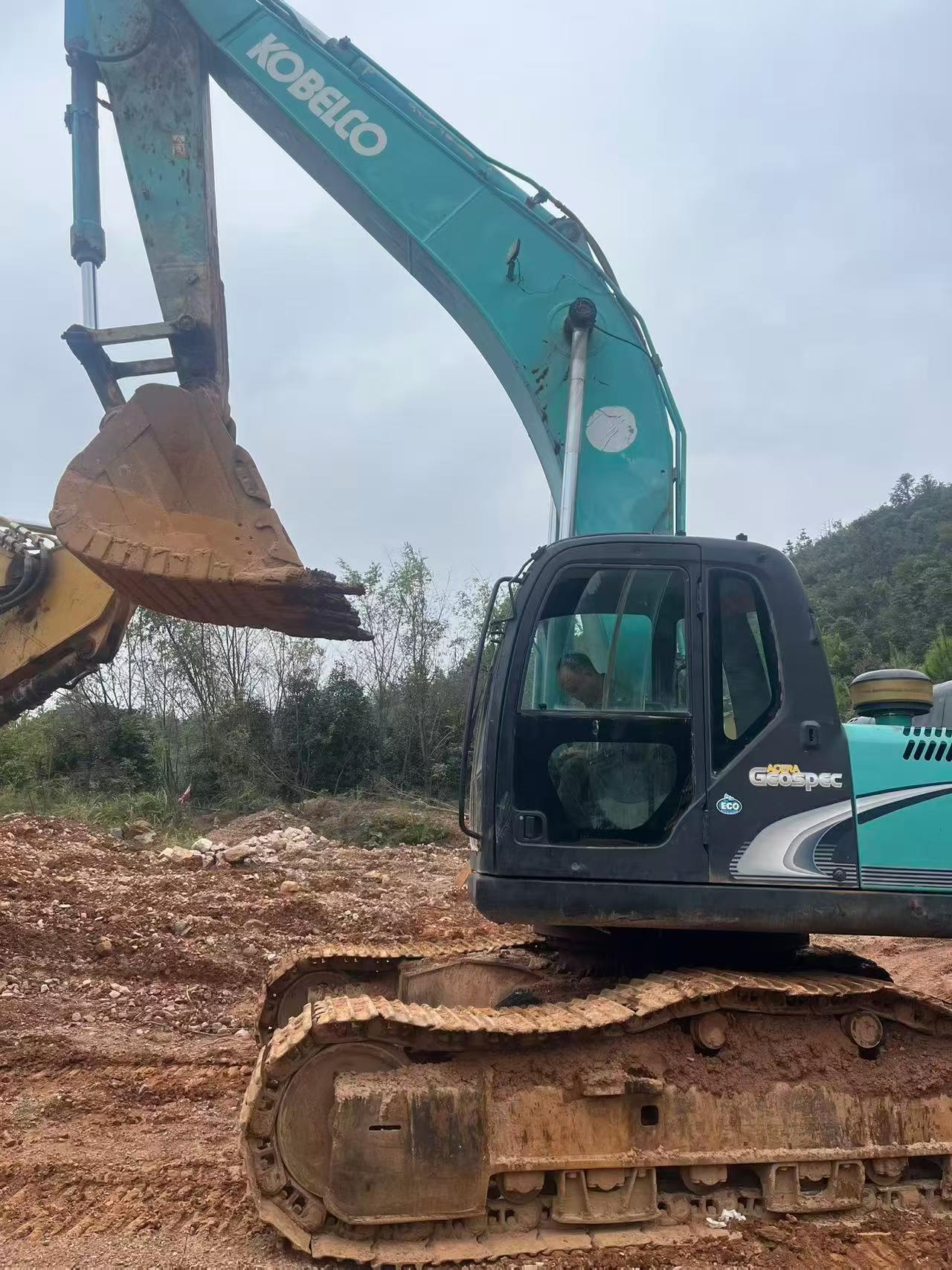 Compre Escavadeira Kobelco SK330 Usada / 5