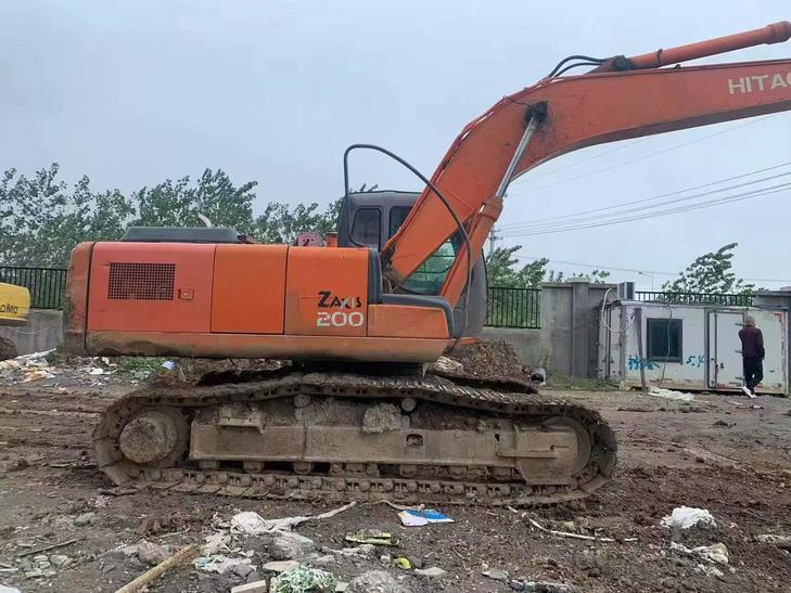 Buy Hitachi ZX200-6 Used Excavator / 1