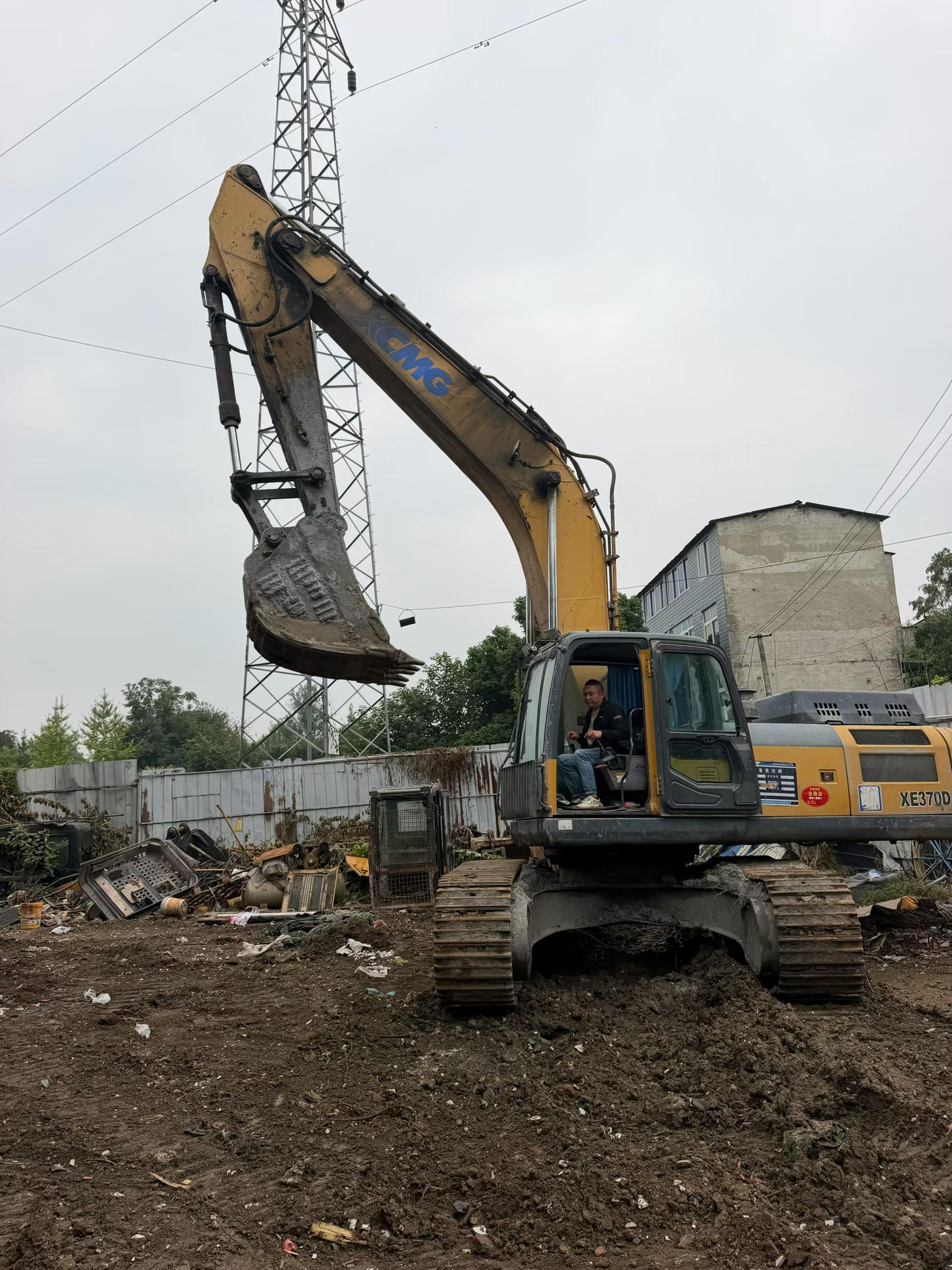 Buy XCMG XE370 Used Excavator / 5
