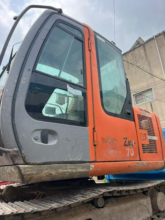 Buy Hitachi ZX60 Used Excavator / 1
