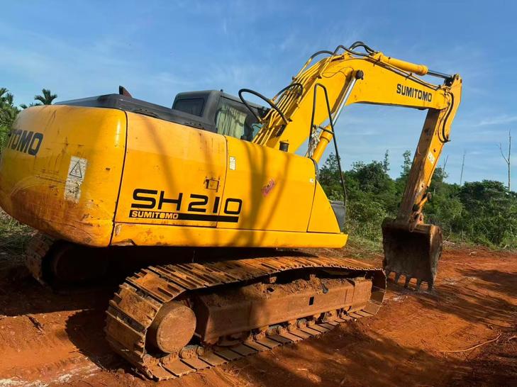 Buy Sumitomo SH200A5 Used Excavator / 1
