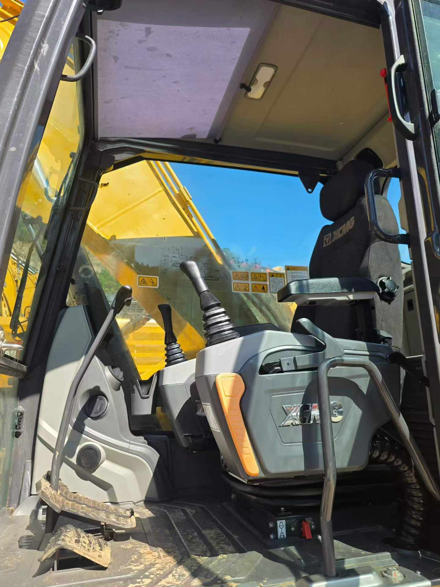 Buy XCMG XE200 Used Excavator / 2