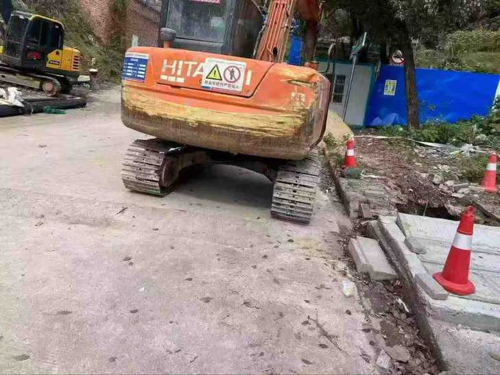Buy Hitachi ZX70-5A Used Excavator / 1