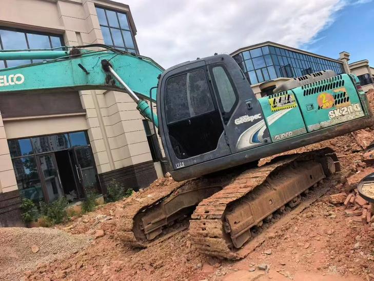 Buy Kobelco SK200 Used Excavator / 1