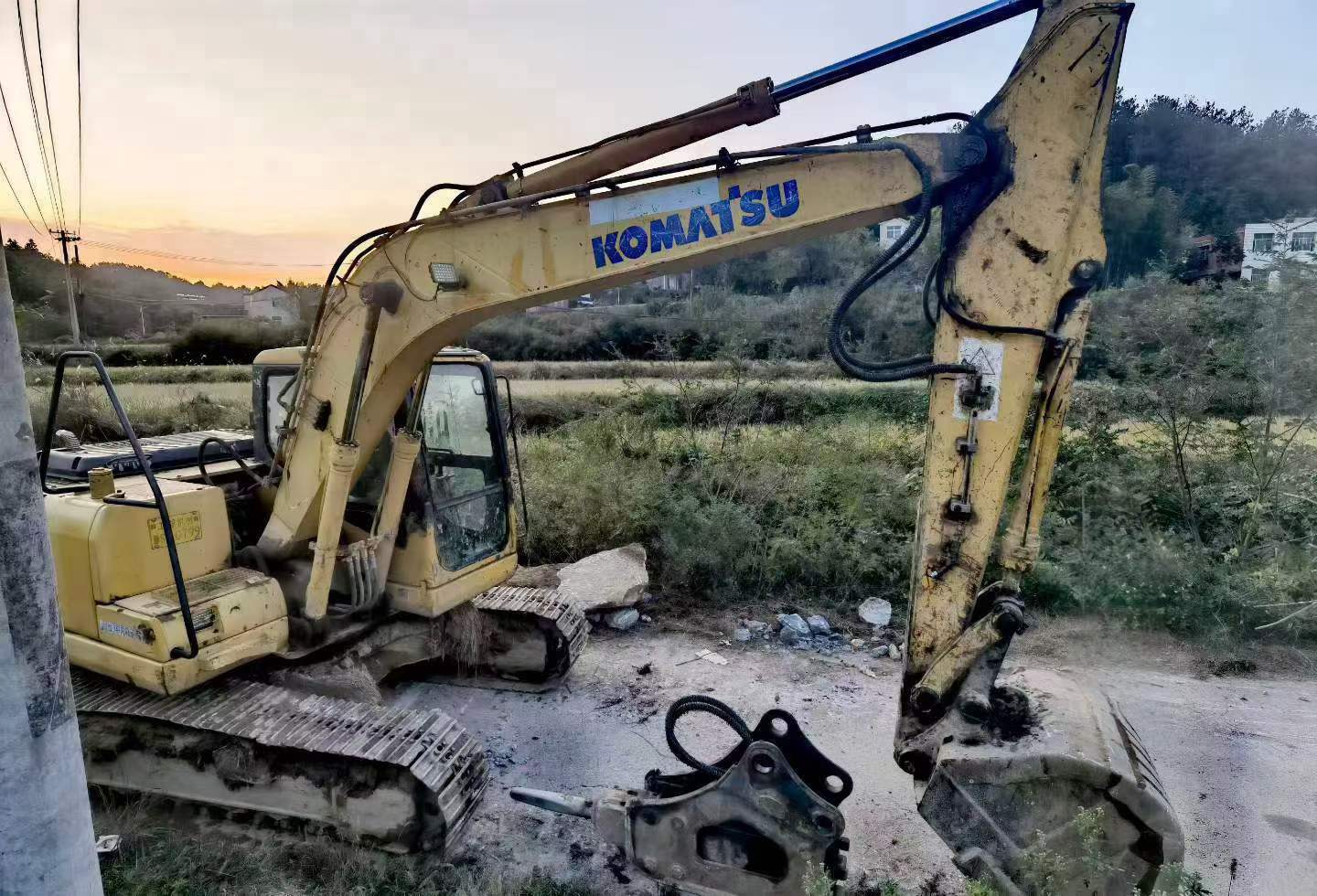 Buy Komatsu PC130 Used Excavator / 4