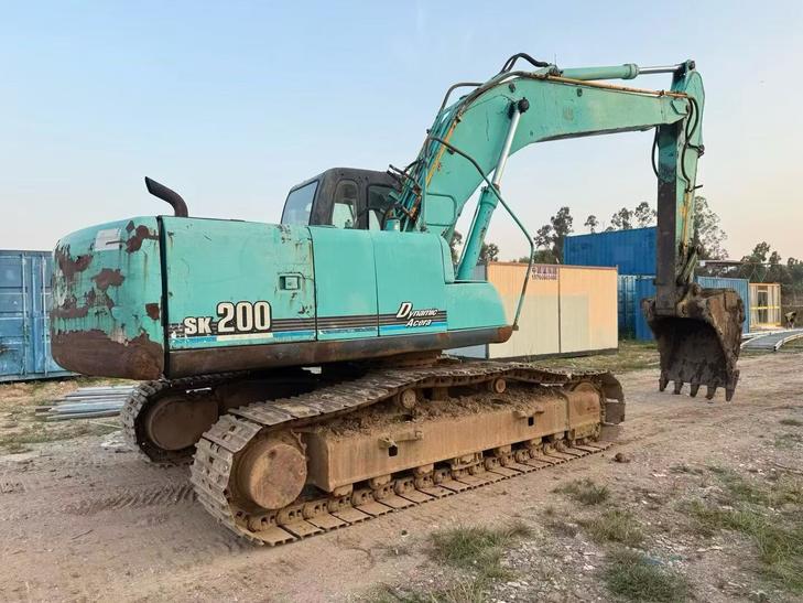 Buy Kobelco SK200 Used Excavator / 1