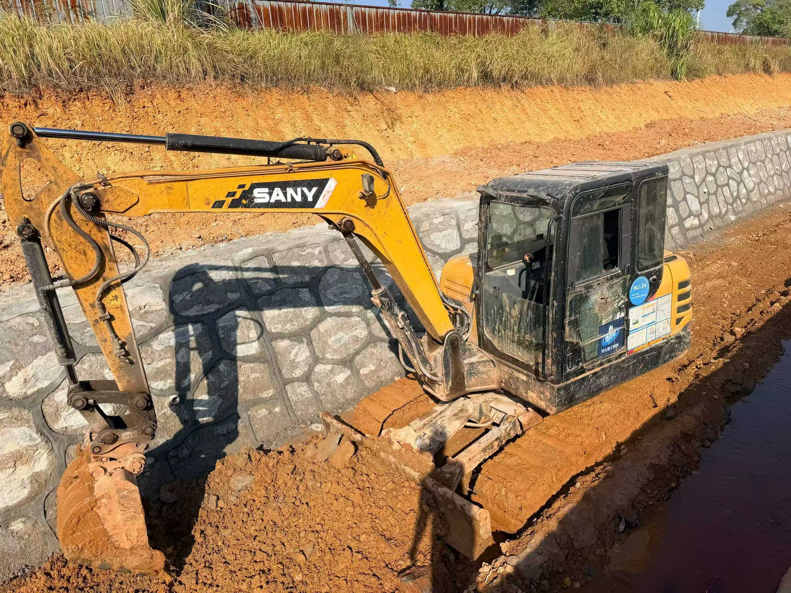 Buy Sany SY60 Used Excavator / 2