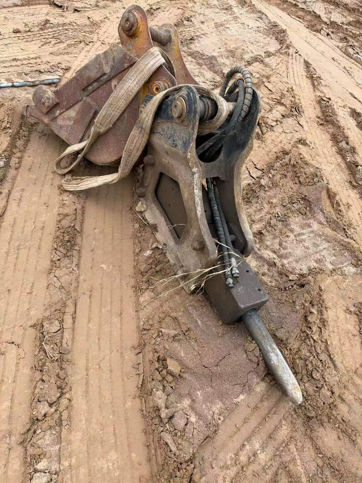 Buy XCMG XE75C Used Excavator / 3