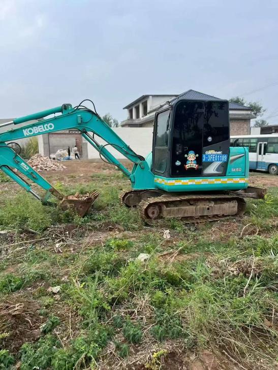 Buy Kobelco SK60 Used Excavator / 1