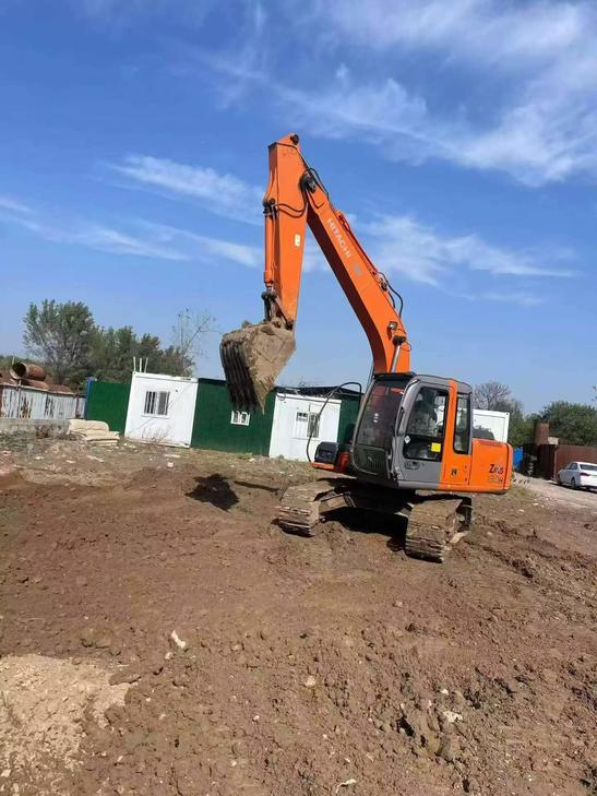 Buy Hitachi ZX130H Used Excavator / 1