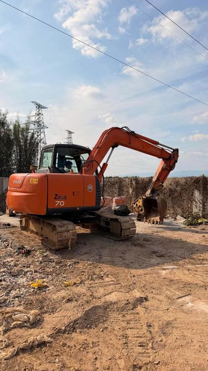 Buy Hitachi ZX70-5G Used Excavator / 1