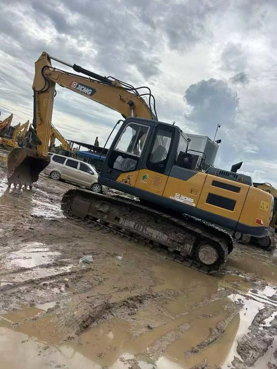 Buy XCMG XE215 Used Excavator / 1