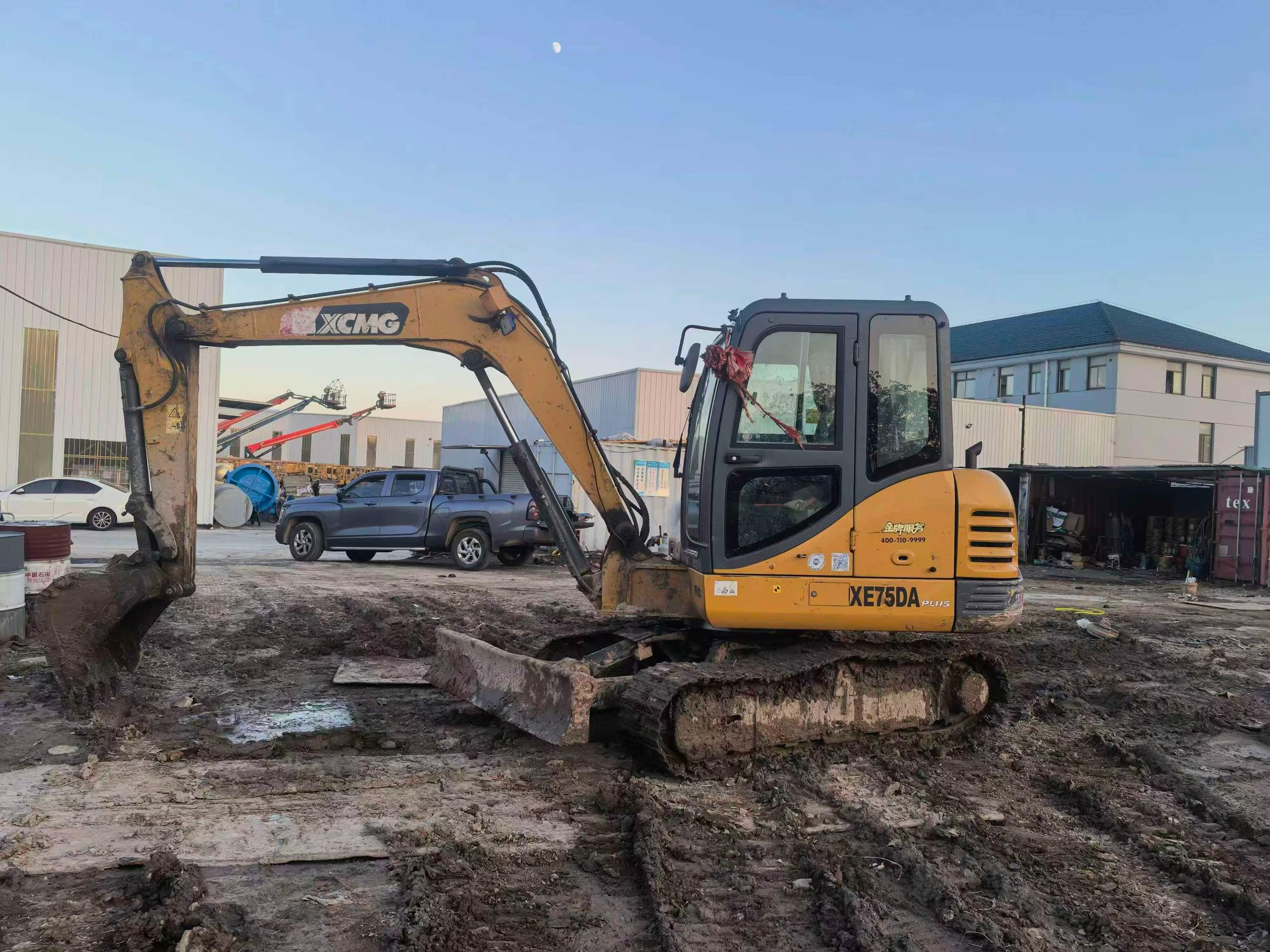 Buy XCMG XE60 Used Excavator / 5