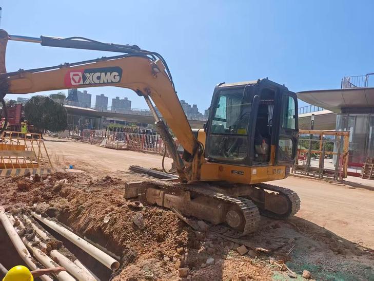 Buy XCMG XE60 Used Excavator / 1