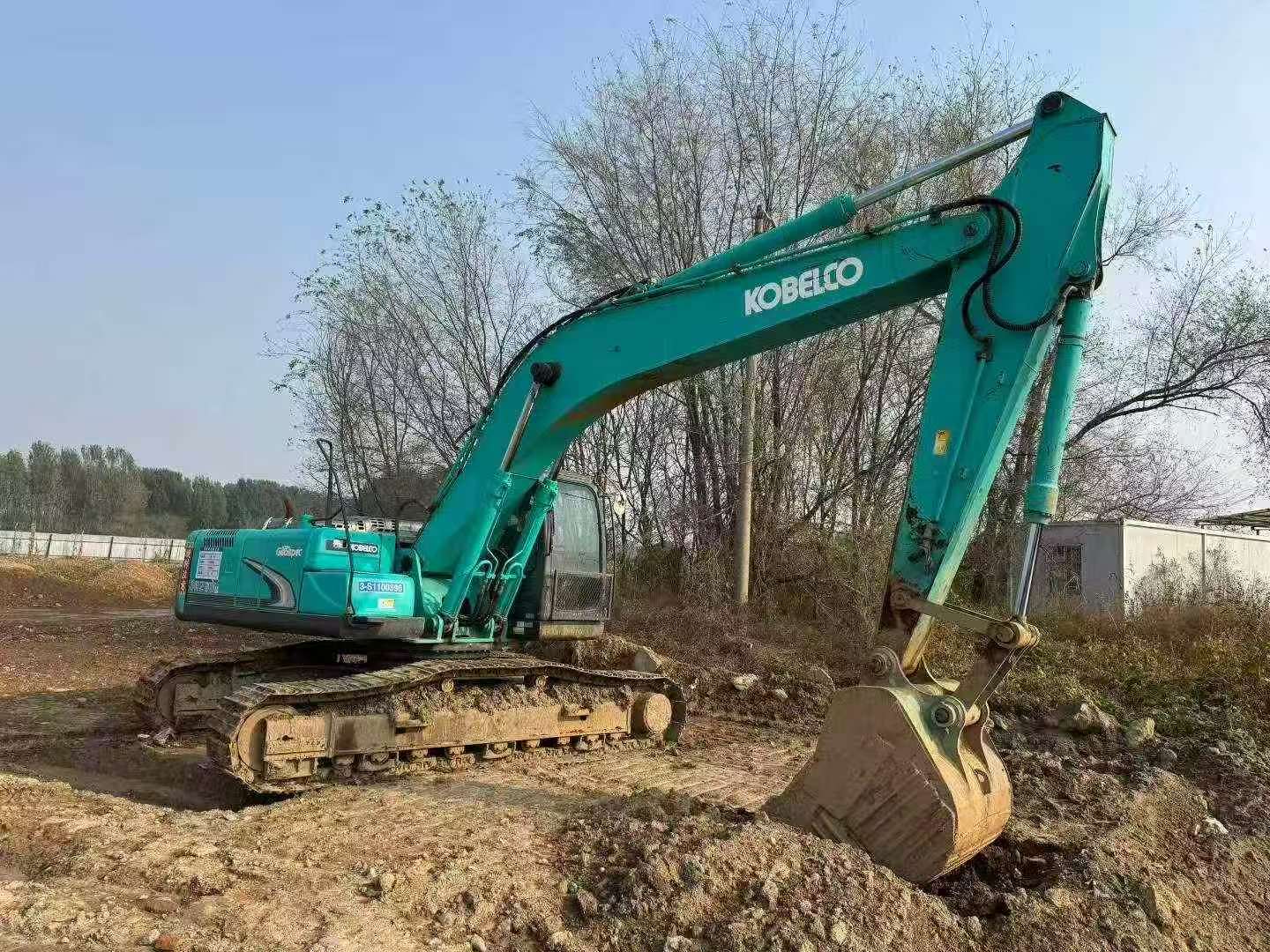 شراء حفارة Kobelco SK260 مستعملة / 3