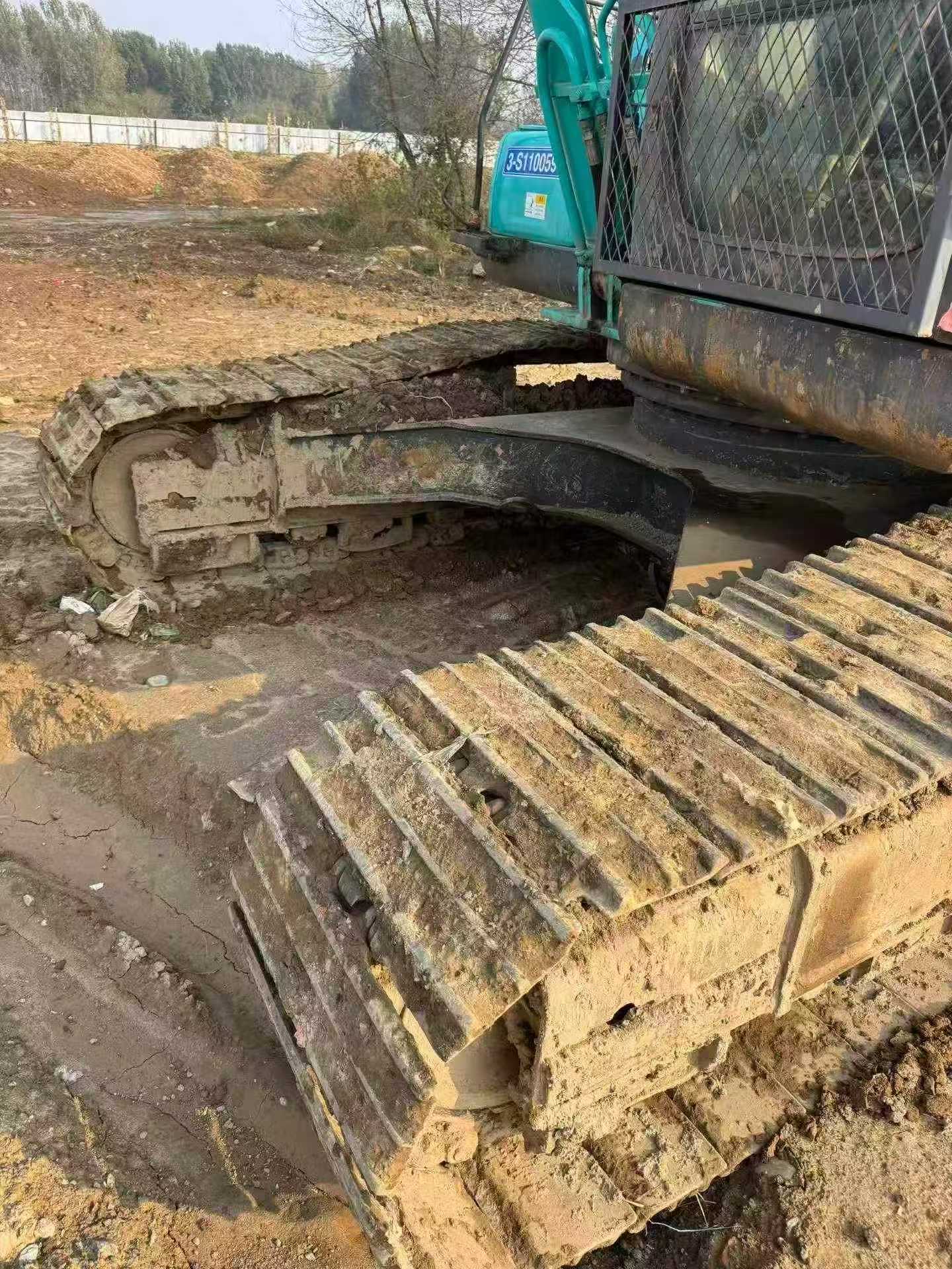 شراء حفارة Kobelco SK260 مستعملة / 7
