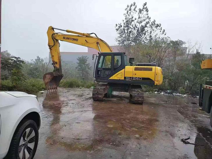 Buy Sumitomo SH210-5 Used Excavator / 1