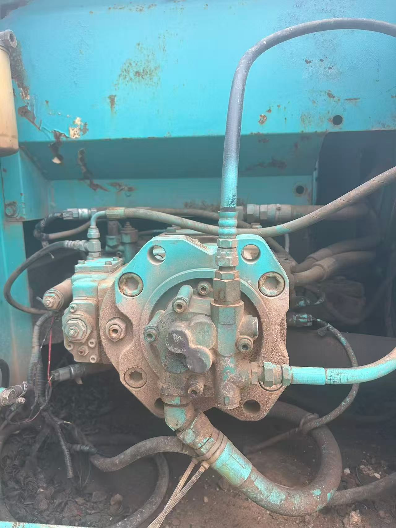 Buy Kobelco SK200-2 Used Excavator / 5