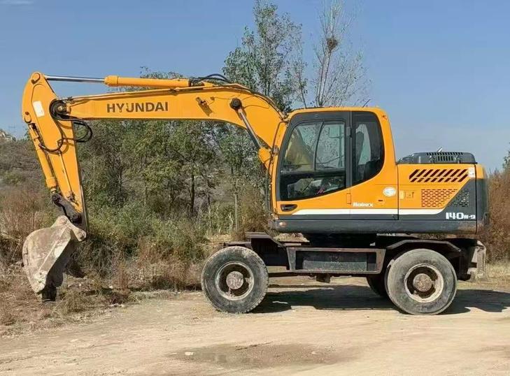 Buy Hyundai R140W-7 Used Excavator / 1