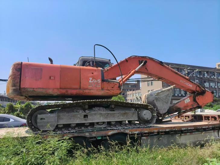 Buy Komatsu PC200-8 Used Excavator / 1