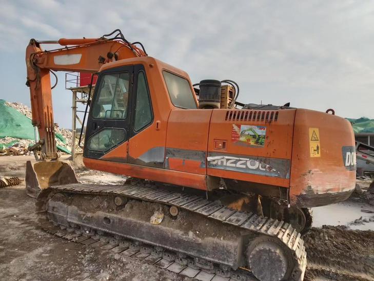 Buy Doosan DH220-7 Used Excavator / 1