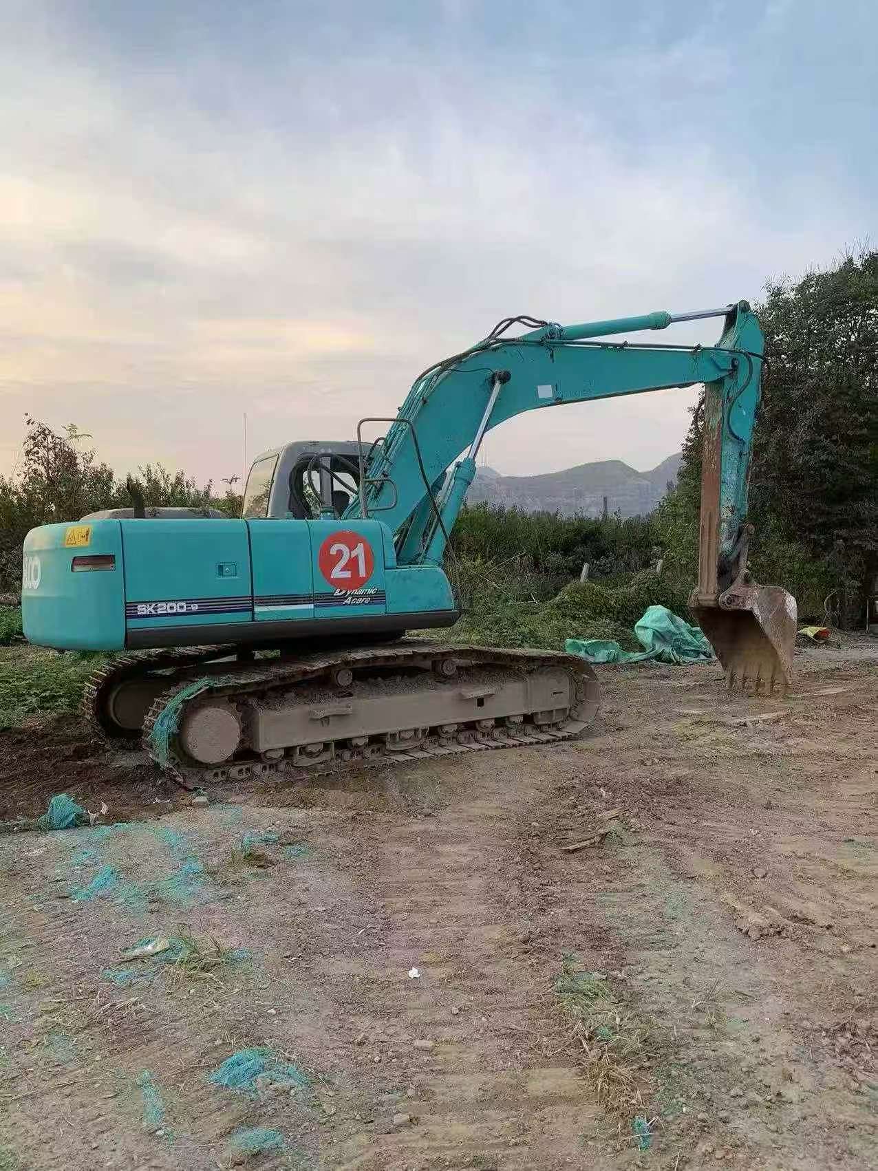 شراء حفارة Kobelco SK200-9 مستعملة / 2