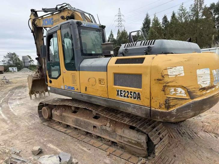 Buy XCMG XE200 Used Excavator / 1