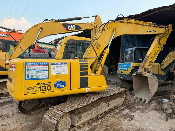Buy Komatsu PC120-6 Used Excavator / 1