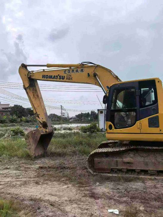 Buy Komatsu PC200-8N1 Used Excavator / 1