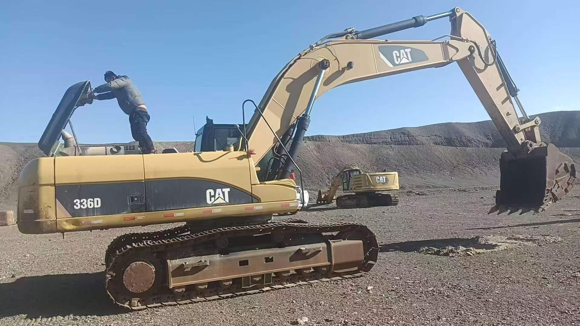 Buy Caterpillar 336E Used Excavator / 2