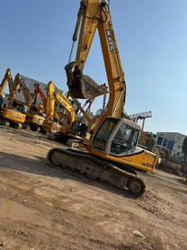 Buy Kato Used Excavator / 3 Buy Kato Used Excavator / 3