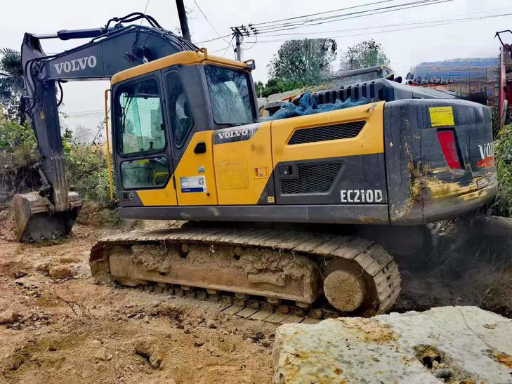 Buy Volvo EC200D Used Excavator / 1