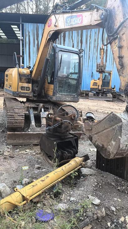 Buy XCMG XE75C Used Excavator / 1