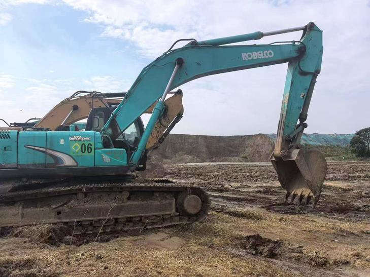 Buy Kobelco SK350-8 Used Excavator / 1