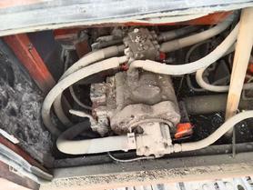 Buy Doosan DH220-7 Used Excavator / 2 Buy Doosan DH220-7 Used Excavator / 2