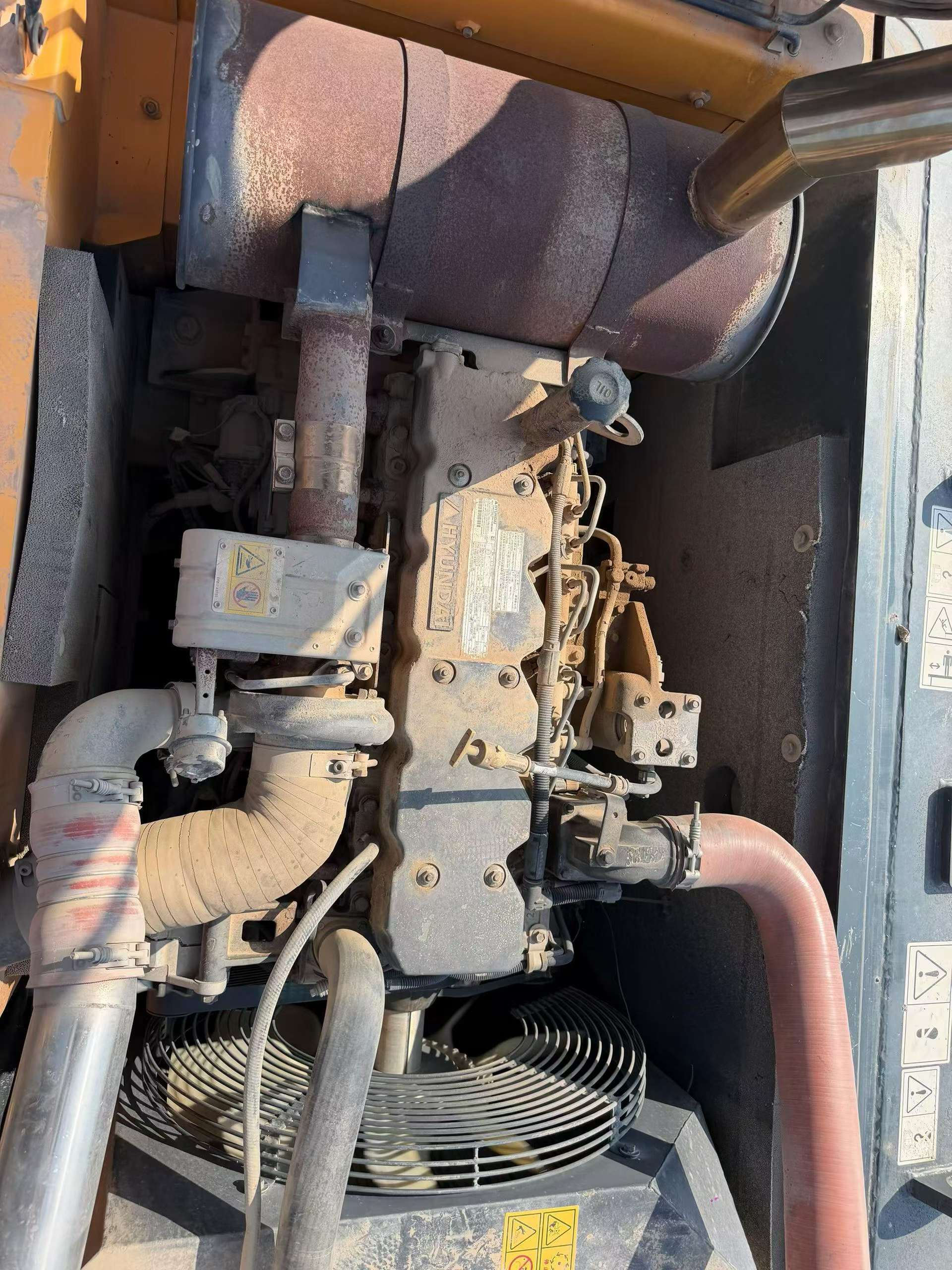 Buy Hyundai R275LVS Used Excavator / 4