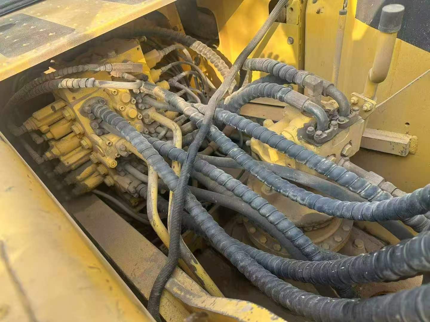 Buy Komatsu PC240-6 Used Excavator / 9