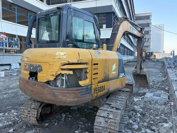 Buy XCMG XE60 Used Excavator / 1