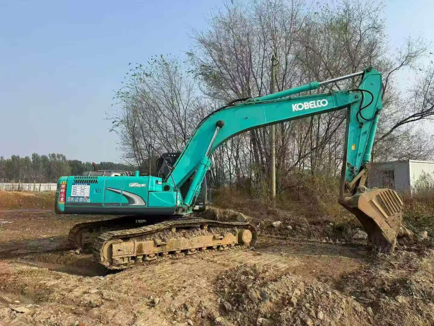 شراء حفارة Kobelco SK260 مستعملة / 2