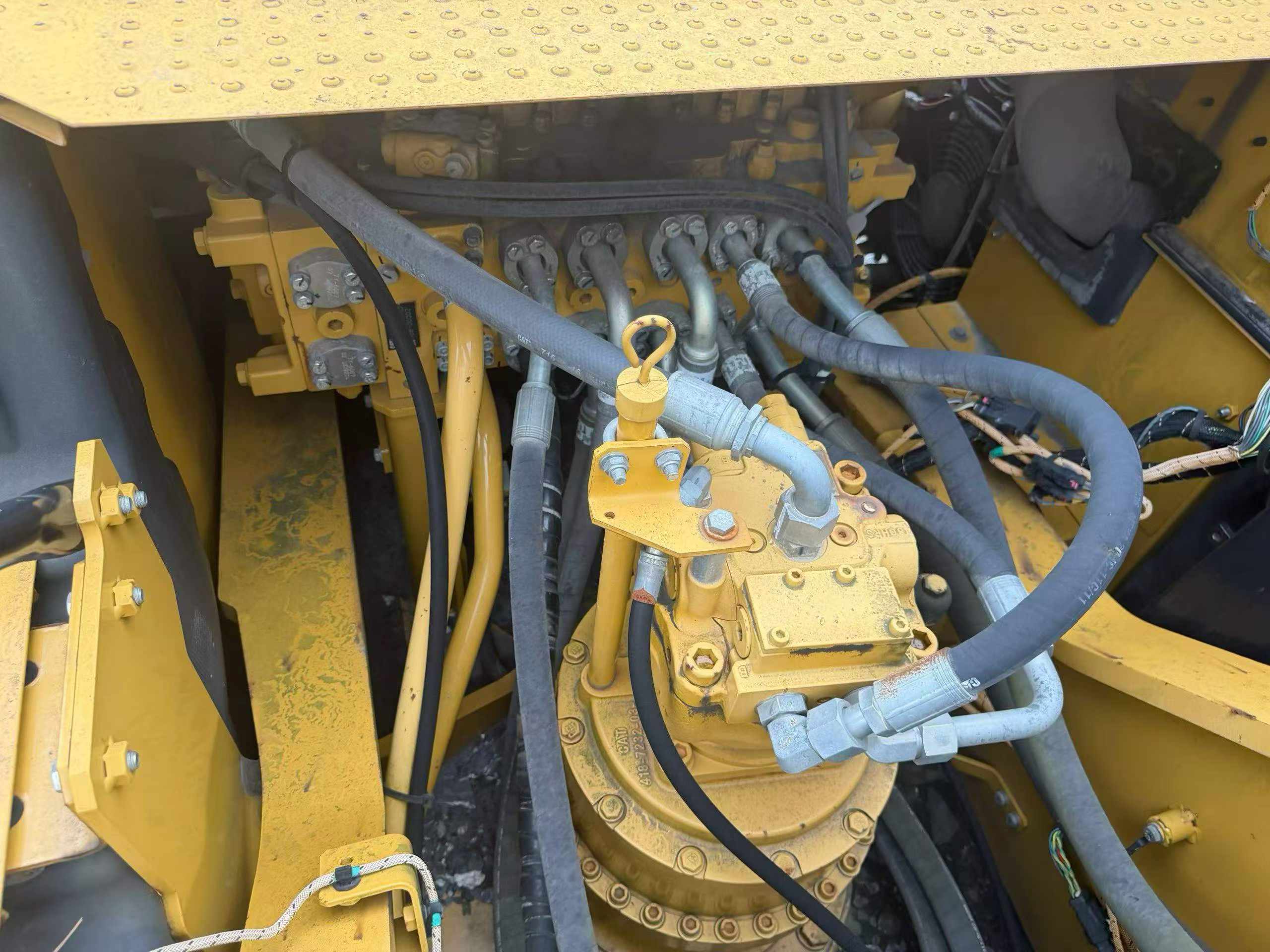 Buy Caterpillar 330B Used Excavator / 5