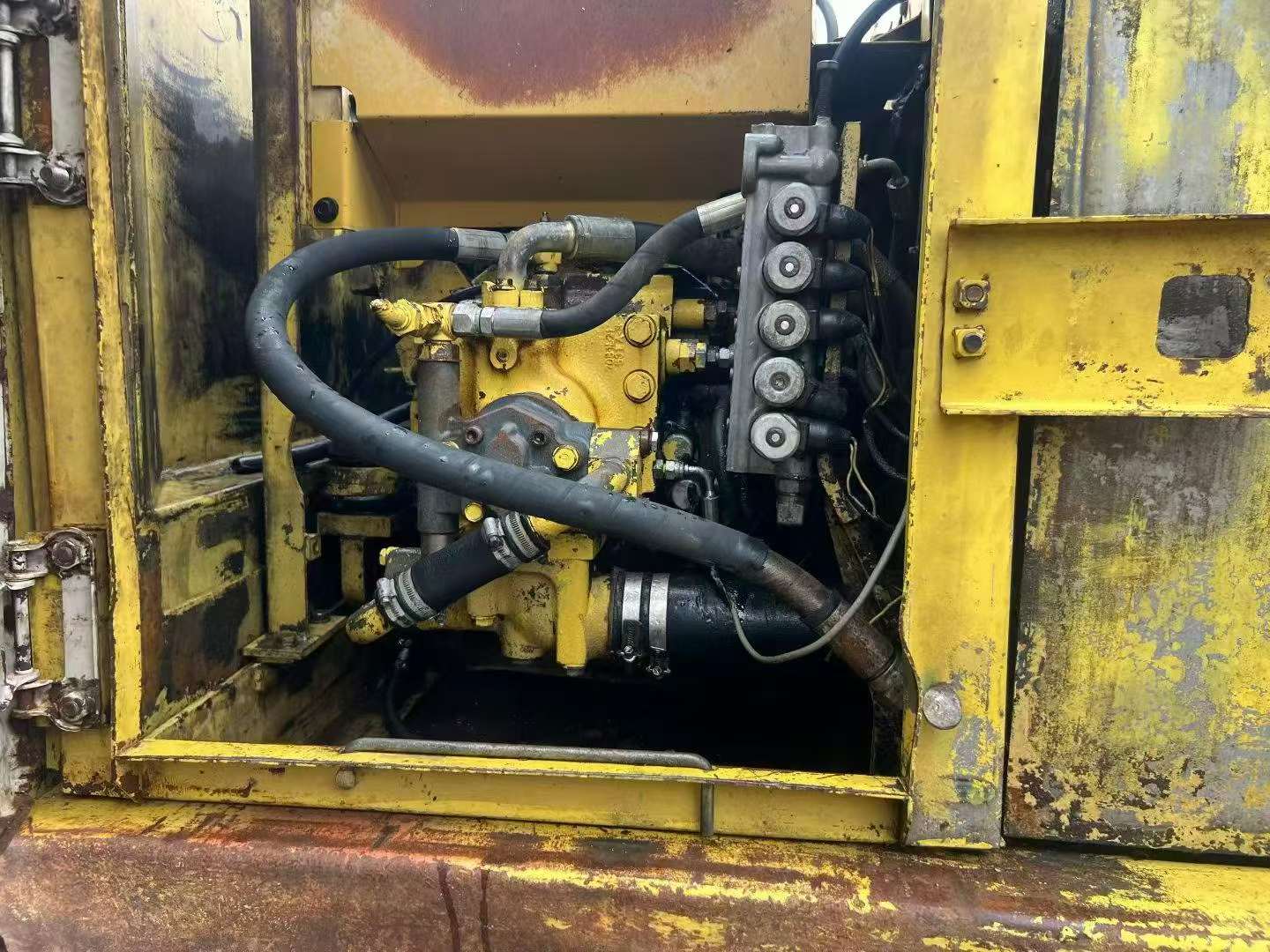 Buy Komatsu PC120-6 Used Excavator / 3