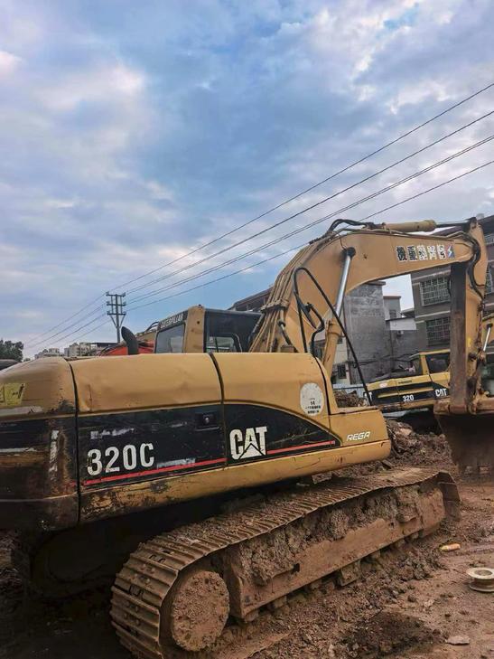 Buy Caterpillar 320C Used Excavator / 1