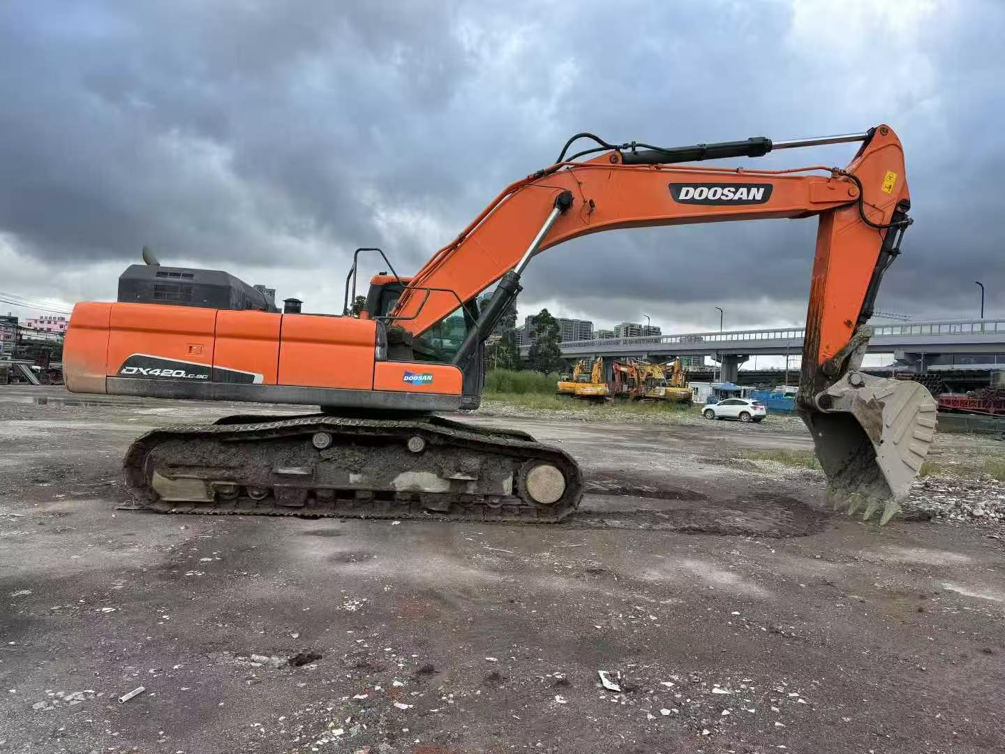 Buy Doosan DH420LC-7 Used Excavator / 3