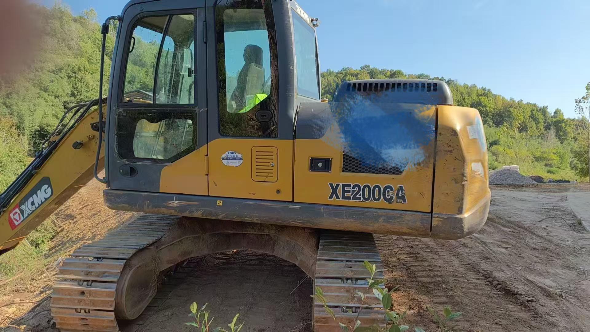 شراء حفارة XCMG XE135D مستعملة / 3